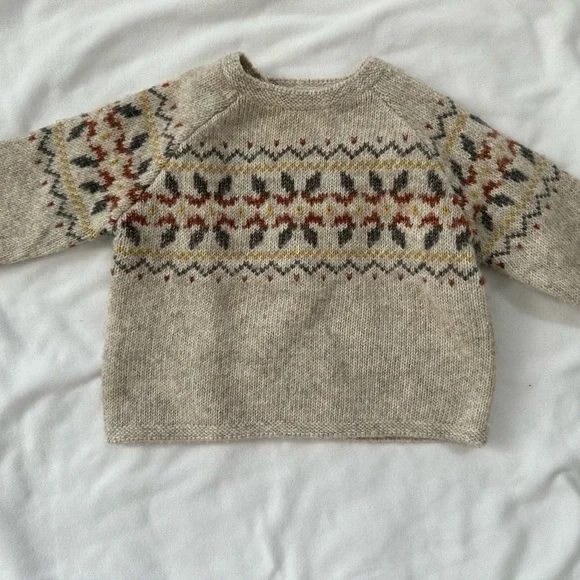 Zara Beige and Red Patterned Crewneck Sweater. Size- 3-6 - Picture 4 of 4